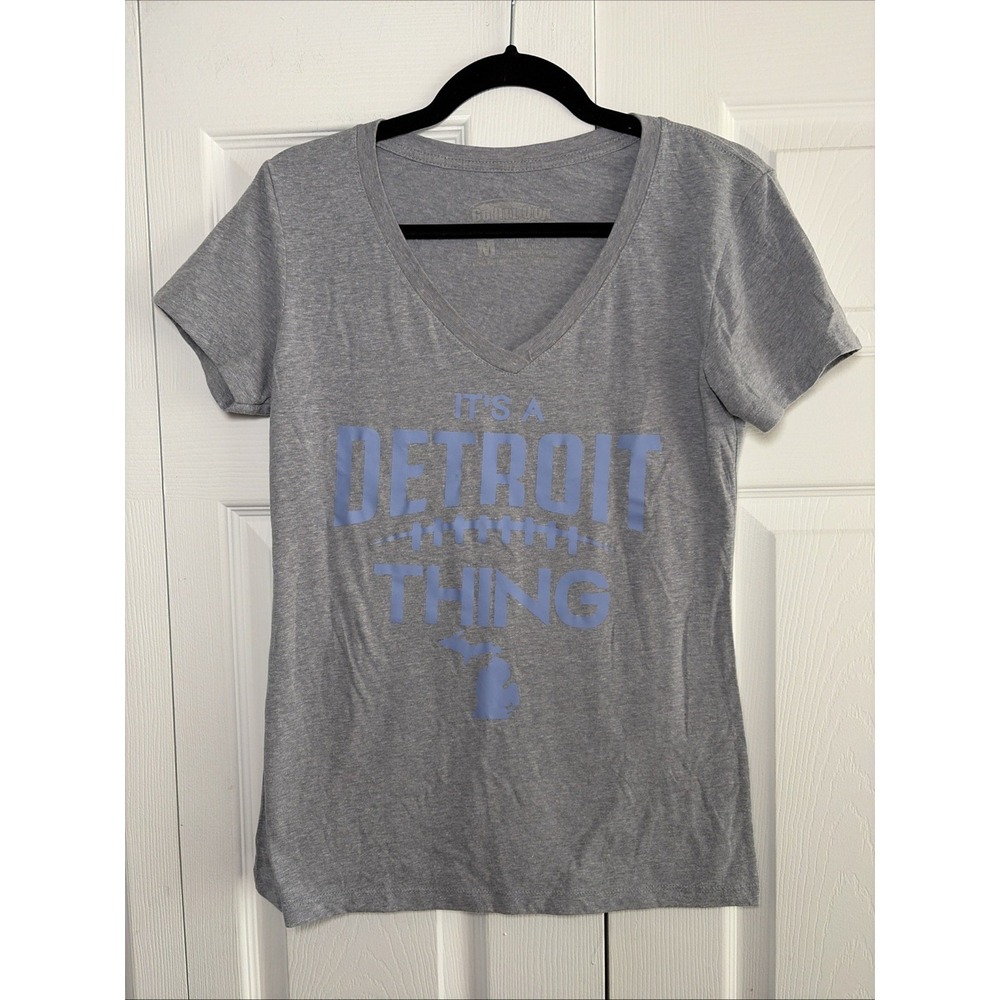 Gameday Detroit Graphic Tee Womens Size M Gray V-Neck Football Michigan T-Shirt